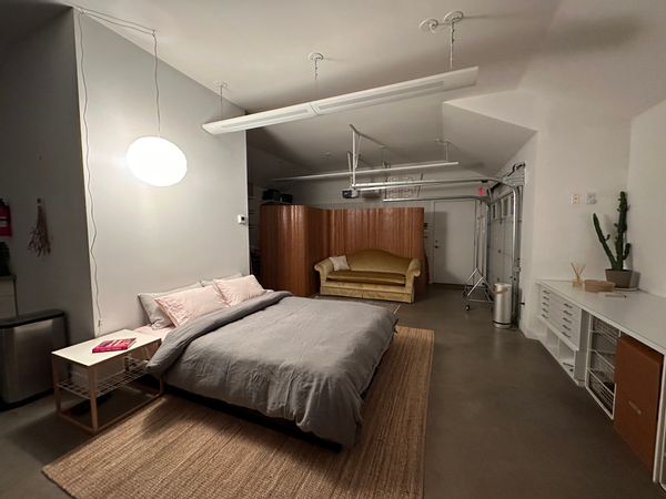 Light-filled artists' studio in New Haven