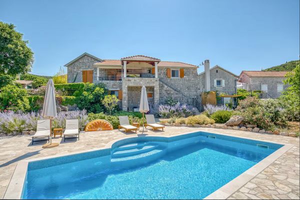 Lustica Villa