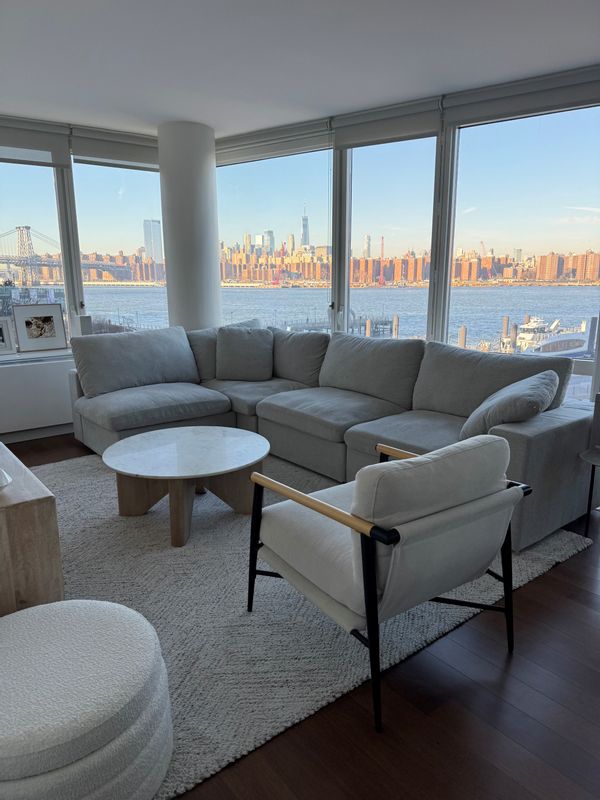 Beautiful home in NYC with skyline views