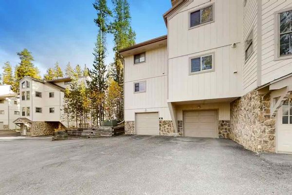 3 Bedroom  w/ Forest as a back yard