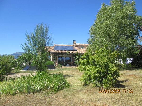 La chambre privée de Marc,  dans la nature et tout près de Gap