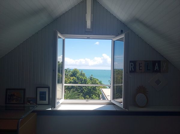Maison vue mer, au pied de la plage