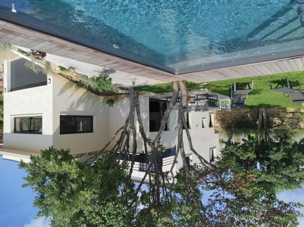 Proche Montpellier, villa moderne dans un village pittoresque