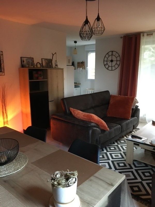 Bel appartement de 65 m2 en rez-de-chaussée avec piscine et parking privé