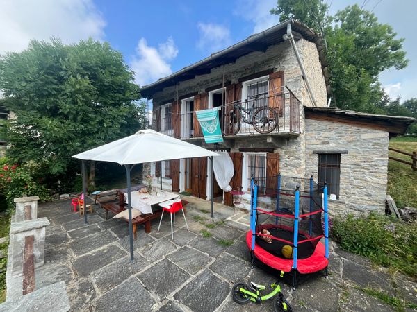 Emanuela's house