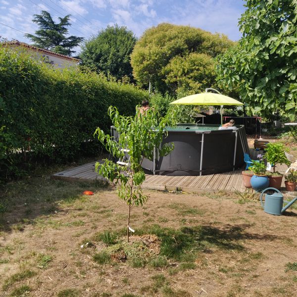 Logement indépendant sous notre habitation - tout équipé - grande dispo toute l'année - piscine