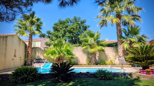 Sous le Ciel de Provence – Une Maison, des Palmiers, la Douceur de Vivre