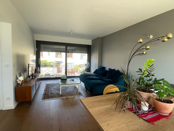 Grande maison calme et lumineuse, à 10 min de Paris, avec terrasse, nature et balades au canal