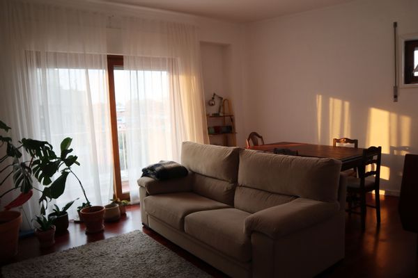 Bright apartment in a quiet but central Porto Neighborhood