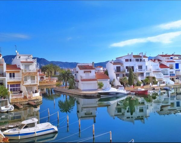 Appartement vue canaux proche mer et centre ville