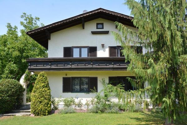 Haus mit sehr großem Garten, sehr sonnig und ruhig - nahe der Mozartstadt Salzburg