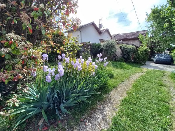 La maison de Théo Maison entre ville et montagne, 3 chambres, grand jardin Grenoble et environs.