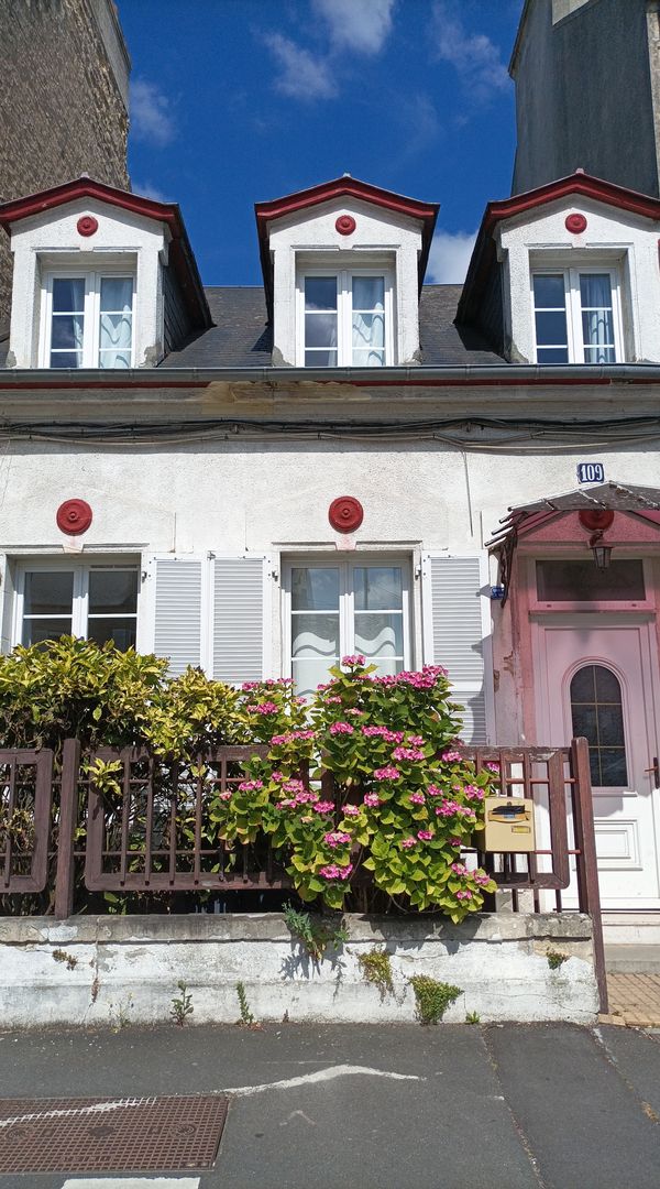 Maison de charme et de caractère proche centre de Caen, équipée et tout confort, adaptée aux enfants