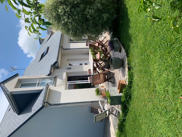 La maison de Celine  Maison avec jardin dans quartier calme proche de la mer et de la campagne