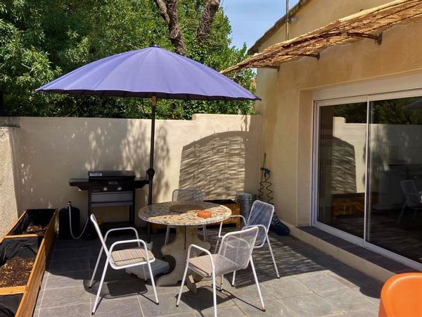 Maison dans village à  la campagne proche Pont du gard -Avignon -Nimes et Uzès