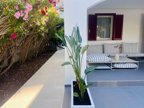 Casa Vogue: tra mare e oleandri