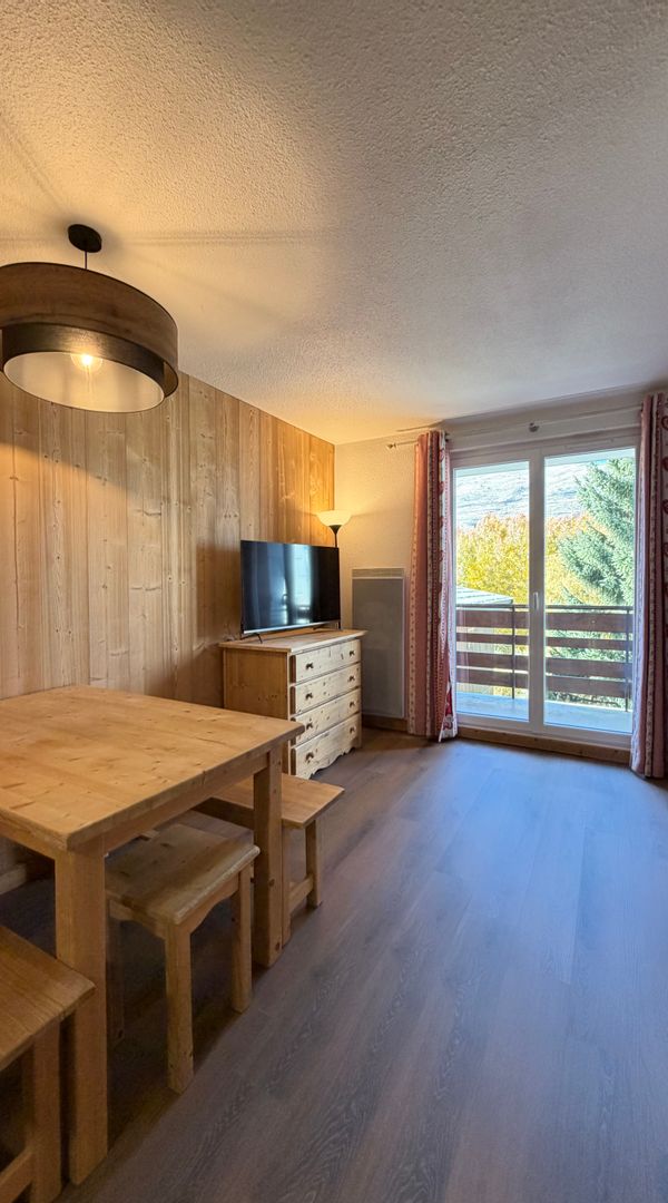 Appartement les 2 alpes 1800, cosy, départ et retour skis aux pieds