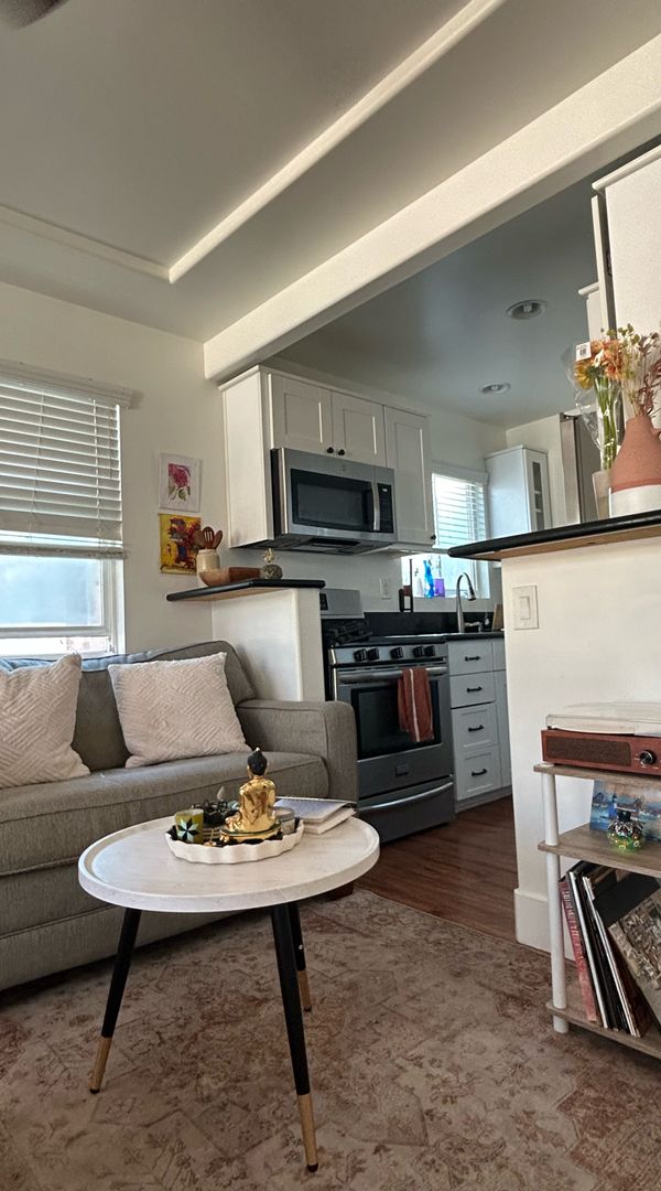 Sunny and cozy San Diego studio