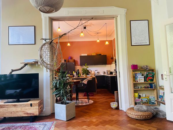 Bright & cozy 3,5-rooms Altbau family oasis in the heart of Hamburg