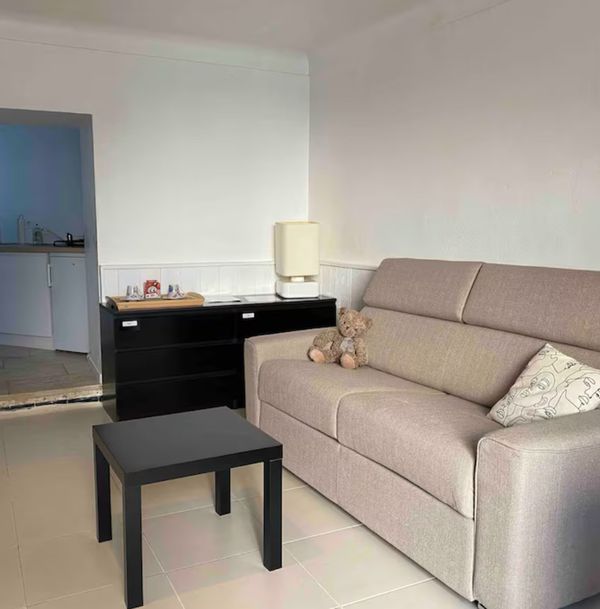 Coquet studio avec cour intérieure