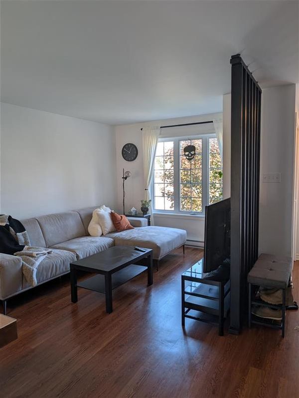 Bel appartement 2 chambres, à quelques pas du Mont Saint-Hilaire et du Vieux Beloeil