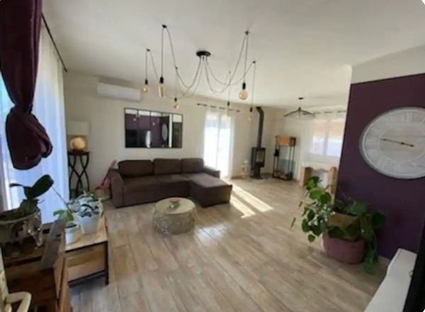 Villa climatisée piscine, pétanque, detente 10min de la mer, 30min de l'Espagne, 45min des montagnes