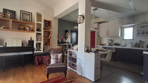 La maison de Iseult Appartement 2 chambres à Pagrati  Terrasse avec vue sur les montagnes