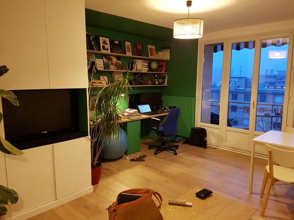 Petit appartement refait à neuf dans une résidence arborée et calme. Accès Lyon en transports.