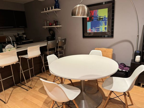 Ideal Williamsburg/Greenpoint 2BR, 2BR elevator condo. Perfect for a couple or family.