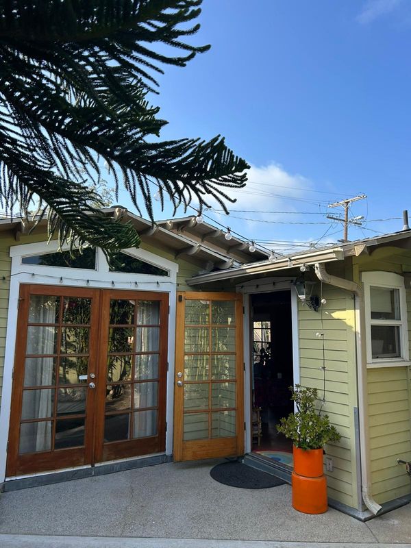 Venice Beach Oasis | 2BR w/ Yard, Cold Plunge, Bikes | Walk to Beach + Abbot Kinney