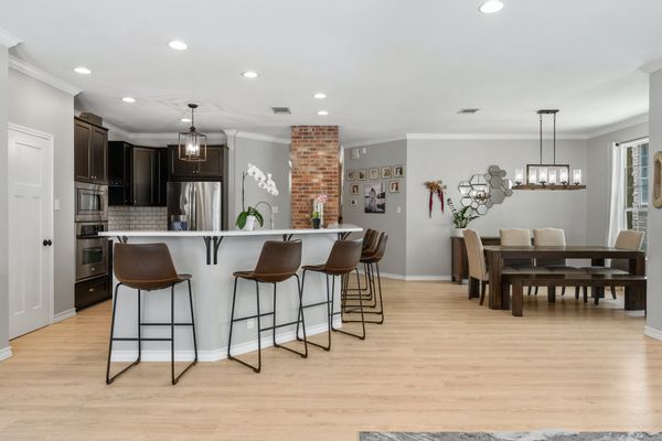 Charming Family Home in Lakeway, TX