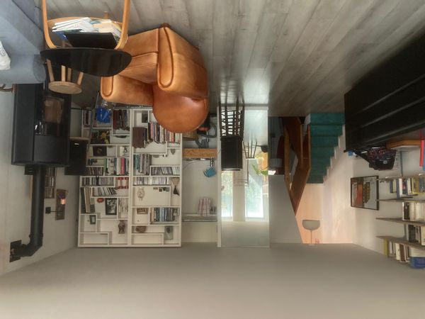 A cozy, vast and design appartment/house in the immediate surroundings of Paris, with cat and garden