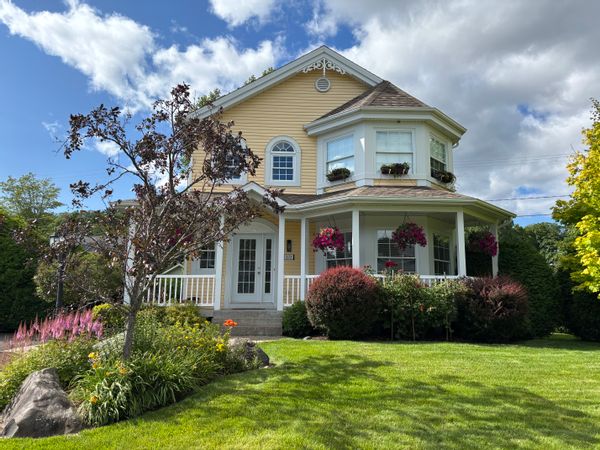 Nathalie et Hugues souhaitent échanger leur maison avec des gens respectueux.