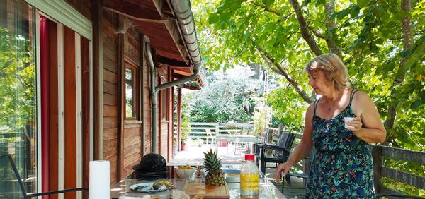 Maison au niveau des arbres pour voyageurs écolos