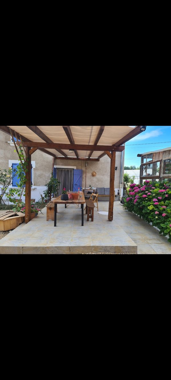 séjournez dans une jolie maison de campagne avec une exposition à une véritable slow living