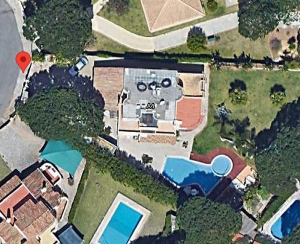 Villa Augustus, Vilamoura, Algarve. Magnificent 5-bedroom villa, sleeps up to 9, garden, pool