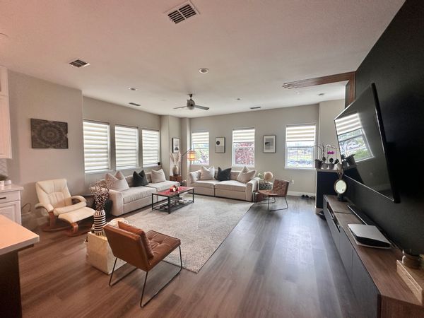 COMFORTABLE DESIGNER HOME IN THE HEART OF SILICON VALLEY