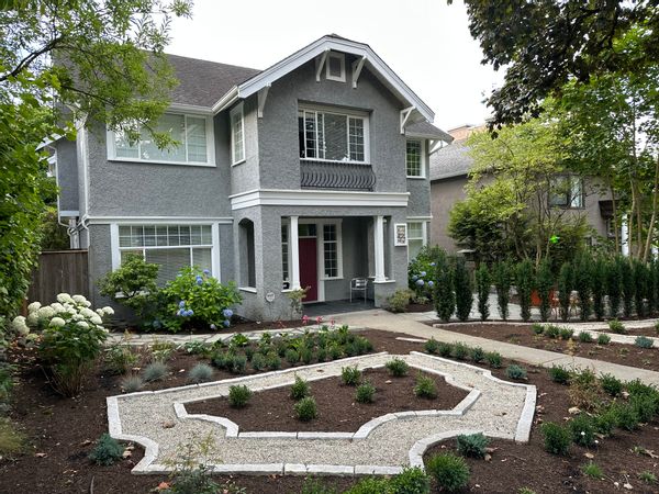 Vancouver, Canada 3 br + den & 3 bath family home, centrally located to airport & amenities