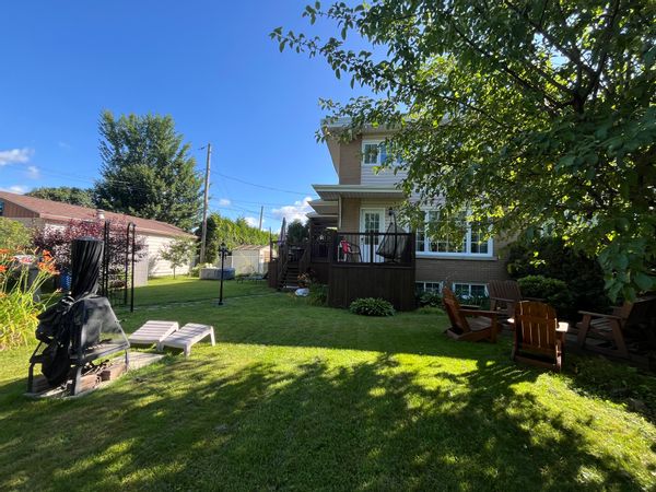 Charmante maison de ville près du fleuve et du centre-ville!