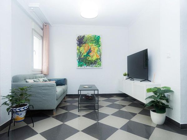 Acogedor piso en Triana con parking gratis.