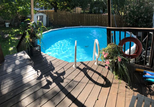 La sympathique terrasse et piscine