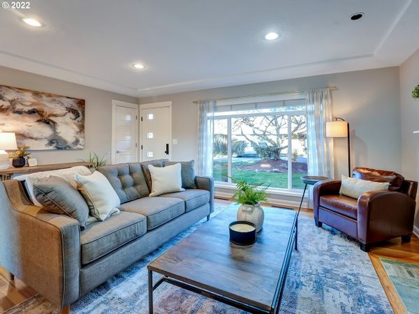 3 bedroom oasis with large backyard 10 minutes from downtown Portland next to a very large park.
