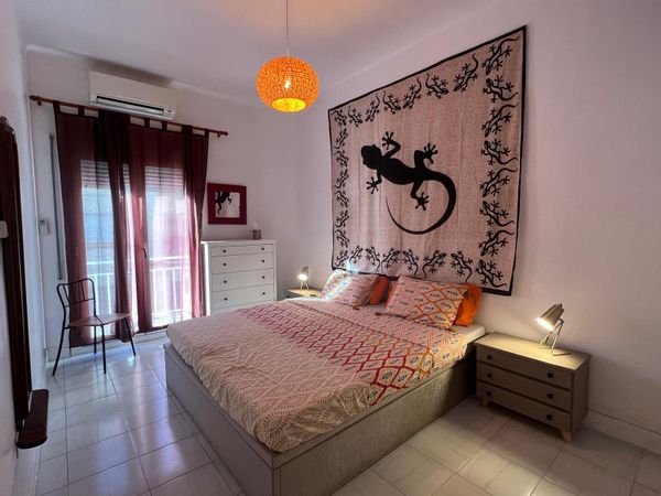 Sunny and comfortable apartment in Vilanova i la Geltrú, just 1 km from a beautiful sandy beach.