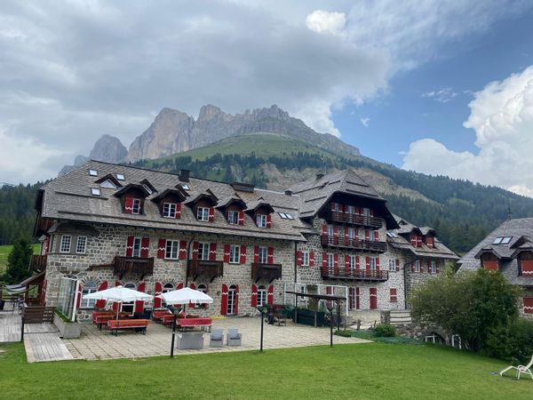 Passo di Costalunga - Lago di Carezza sulle piste da sci (settimanale sabato - sabato)