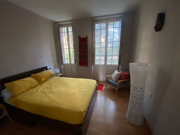 Luminous and charming two double bedroom apartment in the centre of Valencia