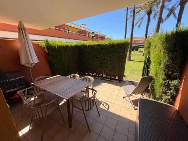 Casa de playa familiar con piscina y patio privado a 100m del mar