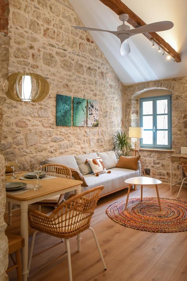 Historic stone loft Chloé & Yvan