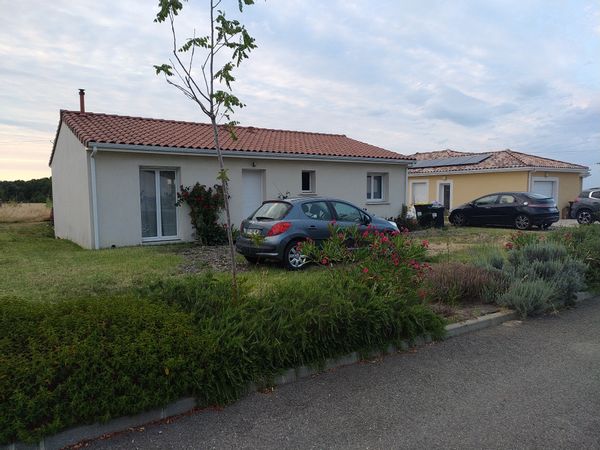 La petite maison à la campagne de Jérémie, Maëlle et Roulette