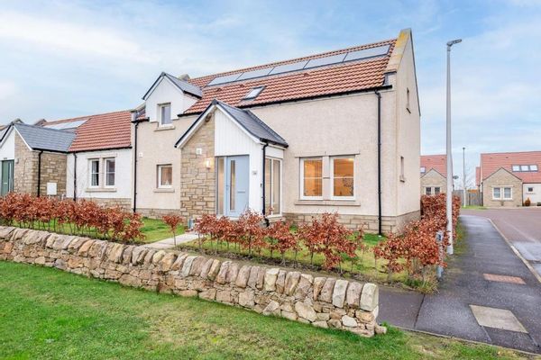 3 Bedroom house within walking distance of the beach in the heart of Scottish golf country!