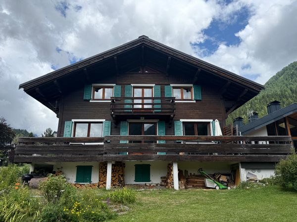 Chalet chaleureux avec vue sur le Mont Blanc